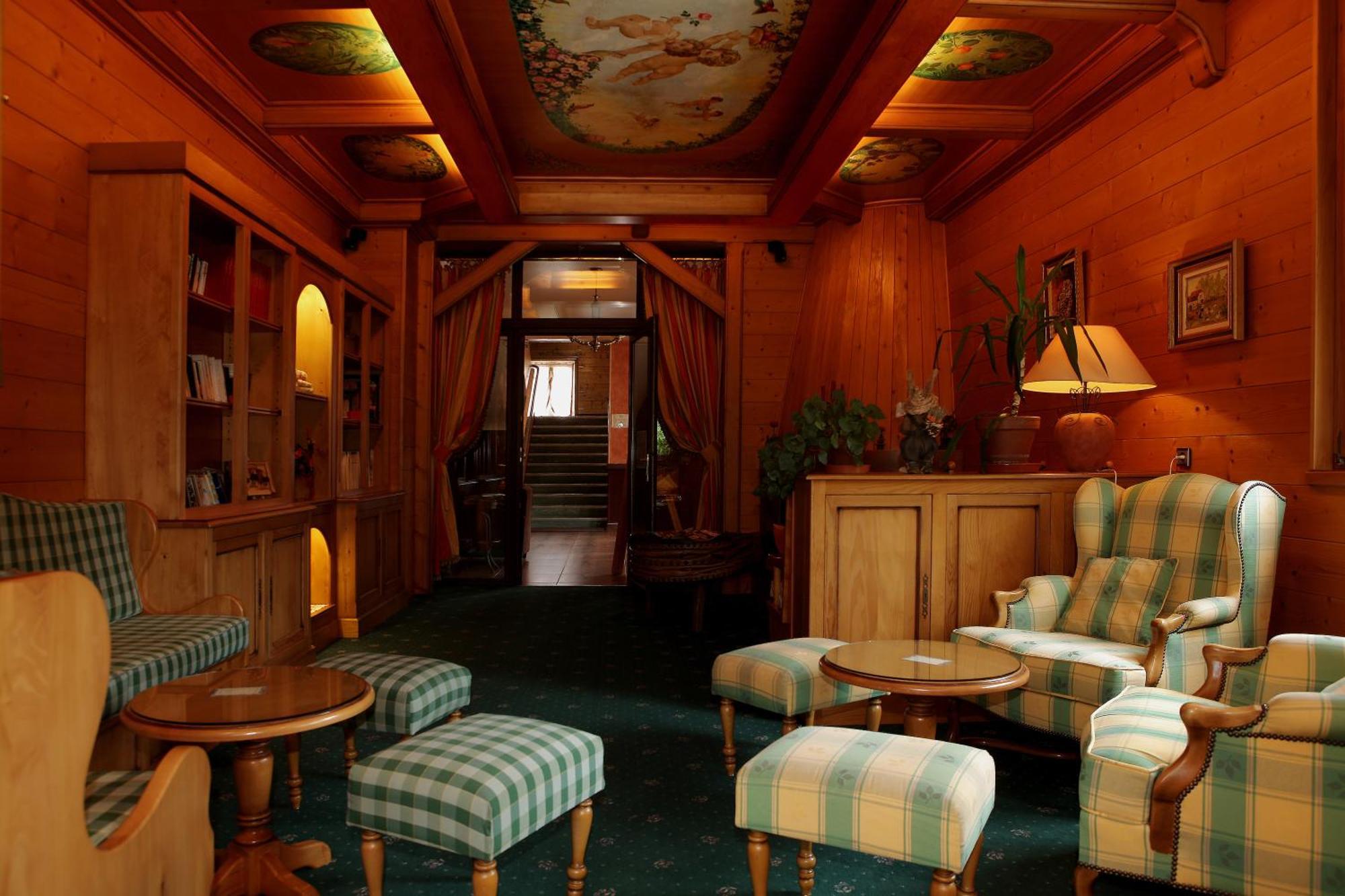Les Loges Du Parc Hotel Gérardmer Екстериор снимка